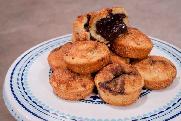 LAVA CAKES ΜΕ ΚΑΝΕΛΛΑ - ΣΕΦ ΣΤΟΝ ΑΕΡΑ
