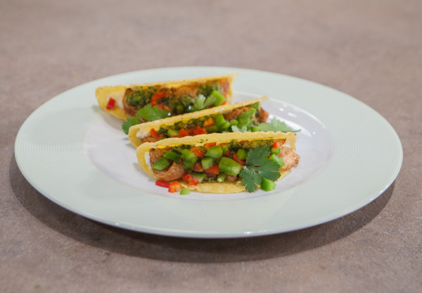 TACOS ΜΕ ΚΑΥΤΕΡΟ ΚΟΤΟΠΟΥΛΟ & ΣΑΛΤΣΑ VERDE - ΣΕΦ ΣΤΟΝ ΑΕΡΑ