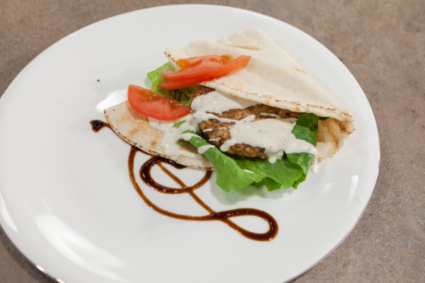 ΜΠΙΦΤΕΚΙ ΚΟΤΟΠΟΥΛΟΥ CEASAR ME ΚΡΕΜΑ ΒΑΛΣΑΜΙΚΟΥ ΒΒQ - ΣΕΦ ΣΤΟΝ ΑΕΡΑ