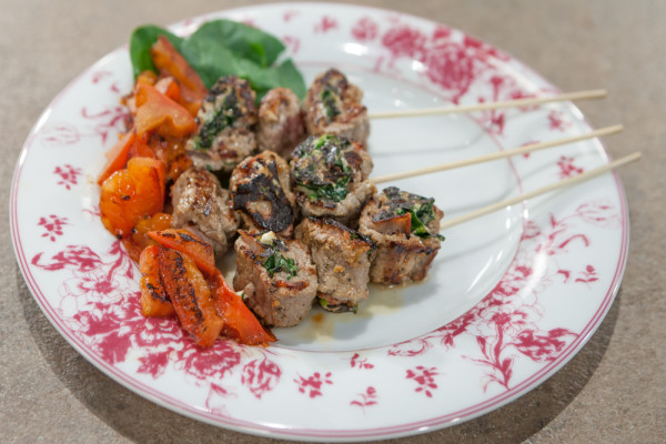 ΓΕΜΙΣΤΑ ΡΟΛΑΚΙΑ ΜΟΣΧΑΡΙΟΥ ΜΕ ΤΥΡΙ ΚΡΕΜΑ, ΣΠΑΝΑΚΙ & ΜΠΕΙΚΟΝ - ΣΕΦ ΣΤΟΝ ΑΕΡΑ