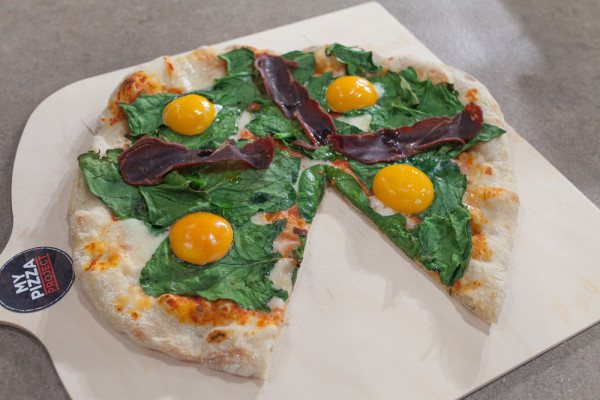 PIZZA FIORENTINA ΜΕ ΣΠΑΝΑΚΙ & ΑΒΓΑ - ΣΕΦ ΣΤΟΝ ΑΕΡΑ