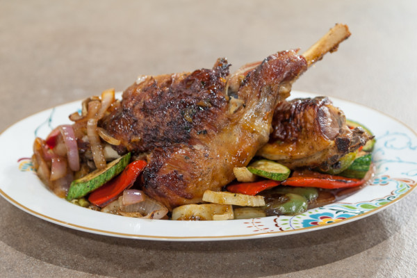 ΑΡΝΙΣΙΟ ΜΠΟΥΤΙ ΣΤΗ ΓΑΣΤΡΑ ΜΕ ΤΖΙΝΤΖΕΡ & ΨΗΤΑ ΛΑΧΑΝΙΚΑ - ΣΕΦ ΣΤΟΝ ΑΕΡΑ