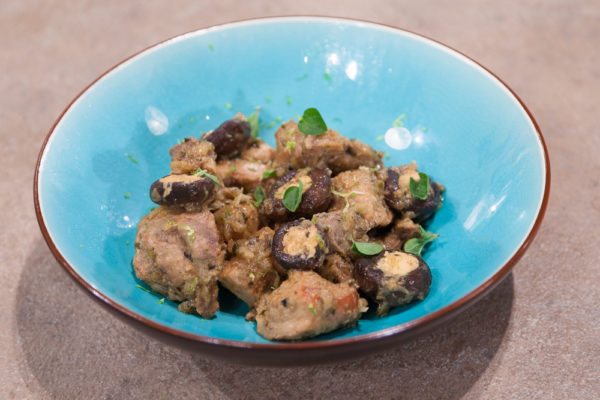 ΧΟΙΡΙΝΗ ΤΗΓΑΝΙΑ ΜΕ ΠΡΑΣΟ, ΜΑΝΙΤΑΡΙΑ ΓΕΜΙΣΤΑ & ΜΠΥΡΑ - ΣΕΦ ΣΤΟΝ ΑΕΡΑ