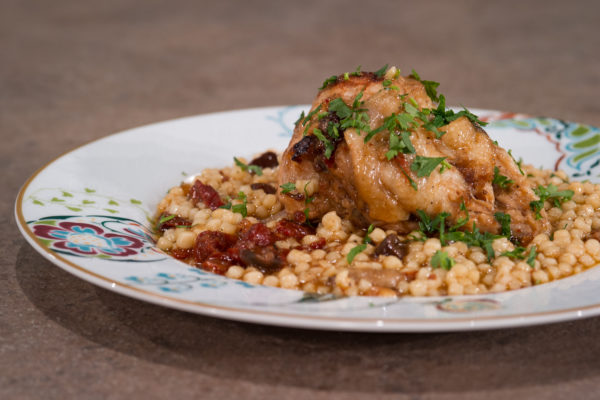 ΚΟΤΟΠΟΥΛΟ ΜΕ ΛΙΑΣΤΕΣ ΝΤΟΜΑΤΕΣ, ΕΛΙΕΣ & ΚΟΥΣ ΚΟΥΣ - ΣΕΦ ΣΤΟΝ ΑΕΡΑ